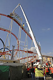 Rettung aus dem Olympia-Looping am 27.09.2008 (Foto: Berufsfeuerwehr München)